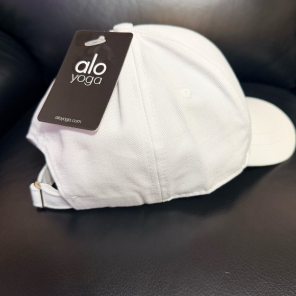 NEW ALO YOGA WHITE ADJUSTABLE UNISEX HAT BASEBALL CAP - Picture 2 of 3
